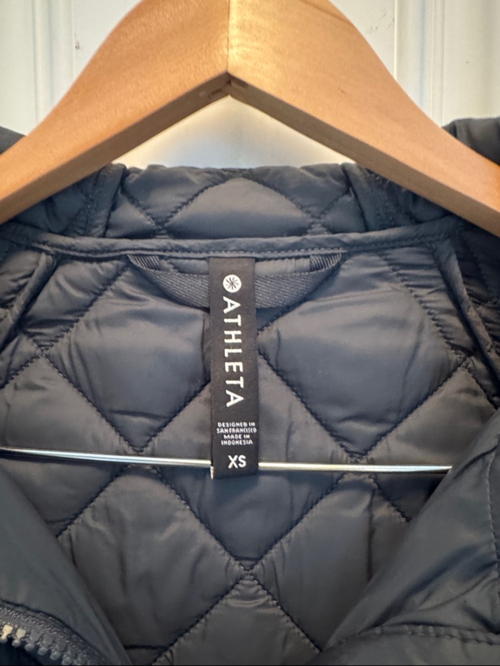 Athleta Whisper Featherless Parka Quilted Puffer Jacket in Blue/Green - Picture 2 of 5